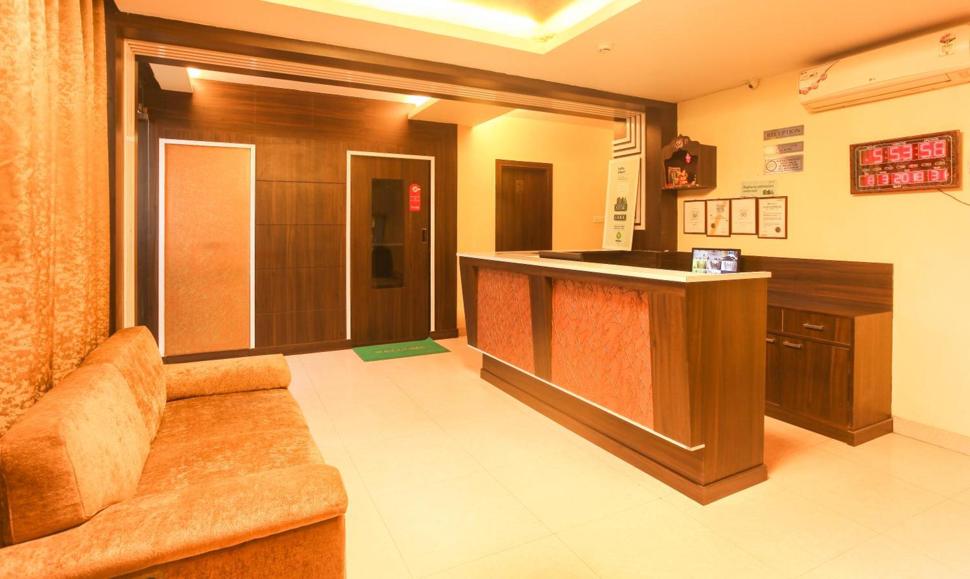 Hotel Janki International Sigra 2 Km From Kashi Vishwanath Temple พาราณสี ภายนอก รูปภาพ