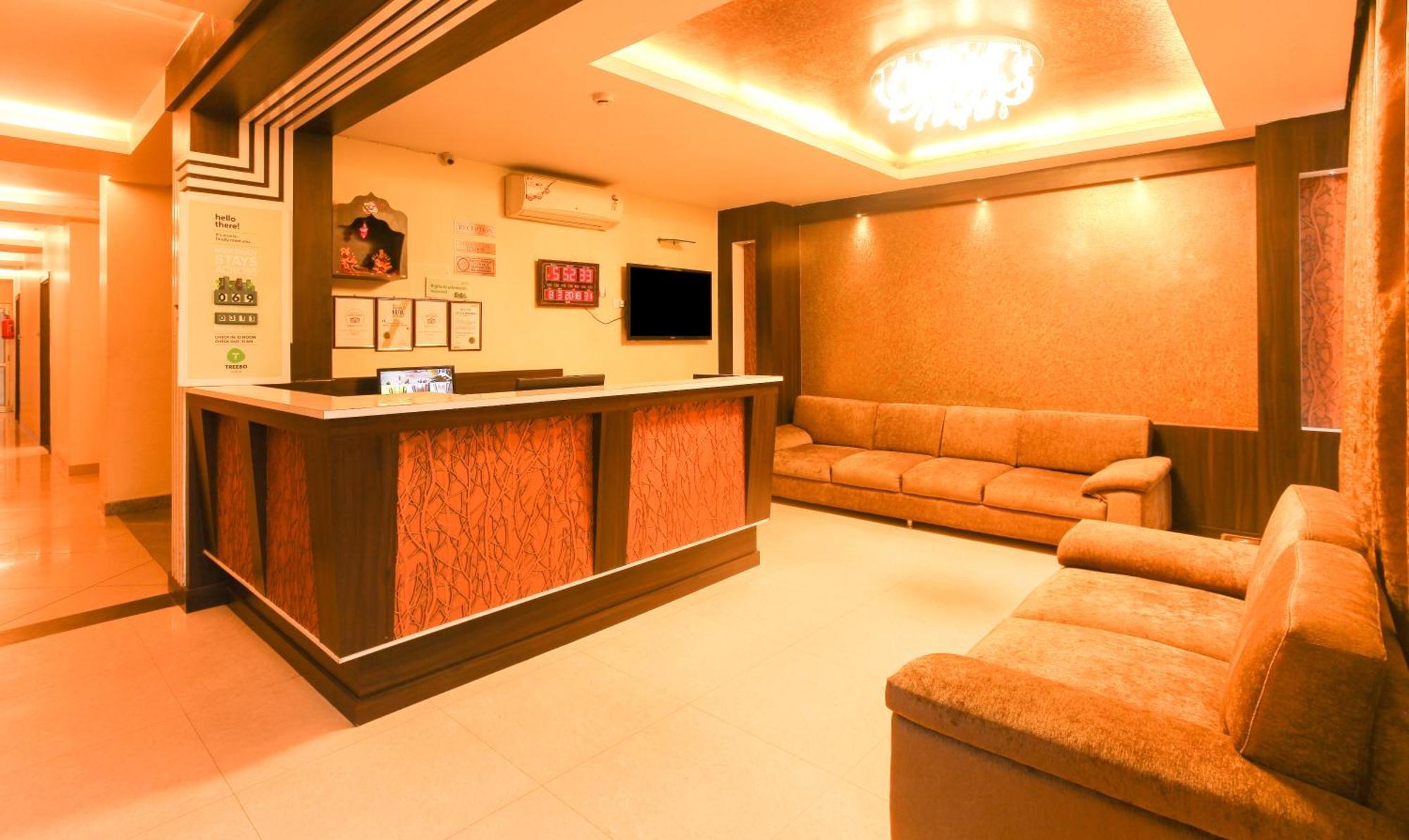 Hotel Janki International Sigra 2 Km From Kashi Vishwanath Temple พาราณสี ภายนอก รูปภาพ