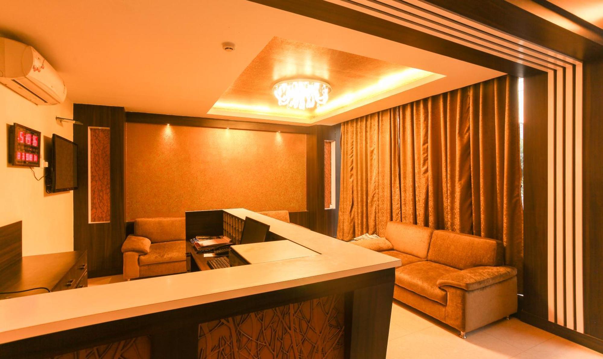 Hotel Janki International Sigra 2 Km From Kashi Vishwanath Temple พาราณสี ภายนอก รูปภาพ