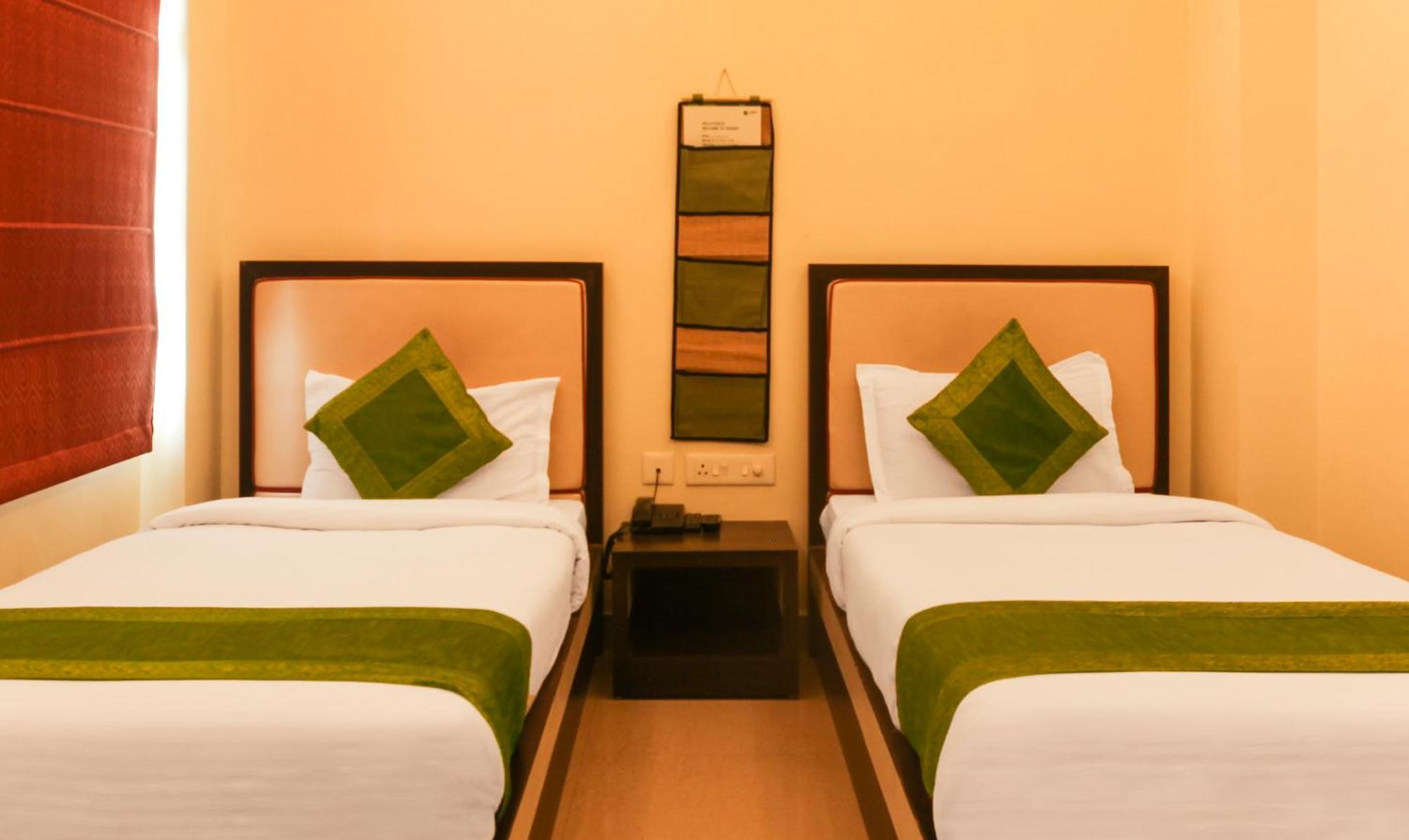 Hotel Janki International Sigra 2 Km From Kashi Vishwanath Temple พาราณสี ภายนอก รูปภาพ