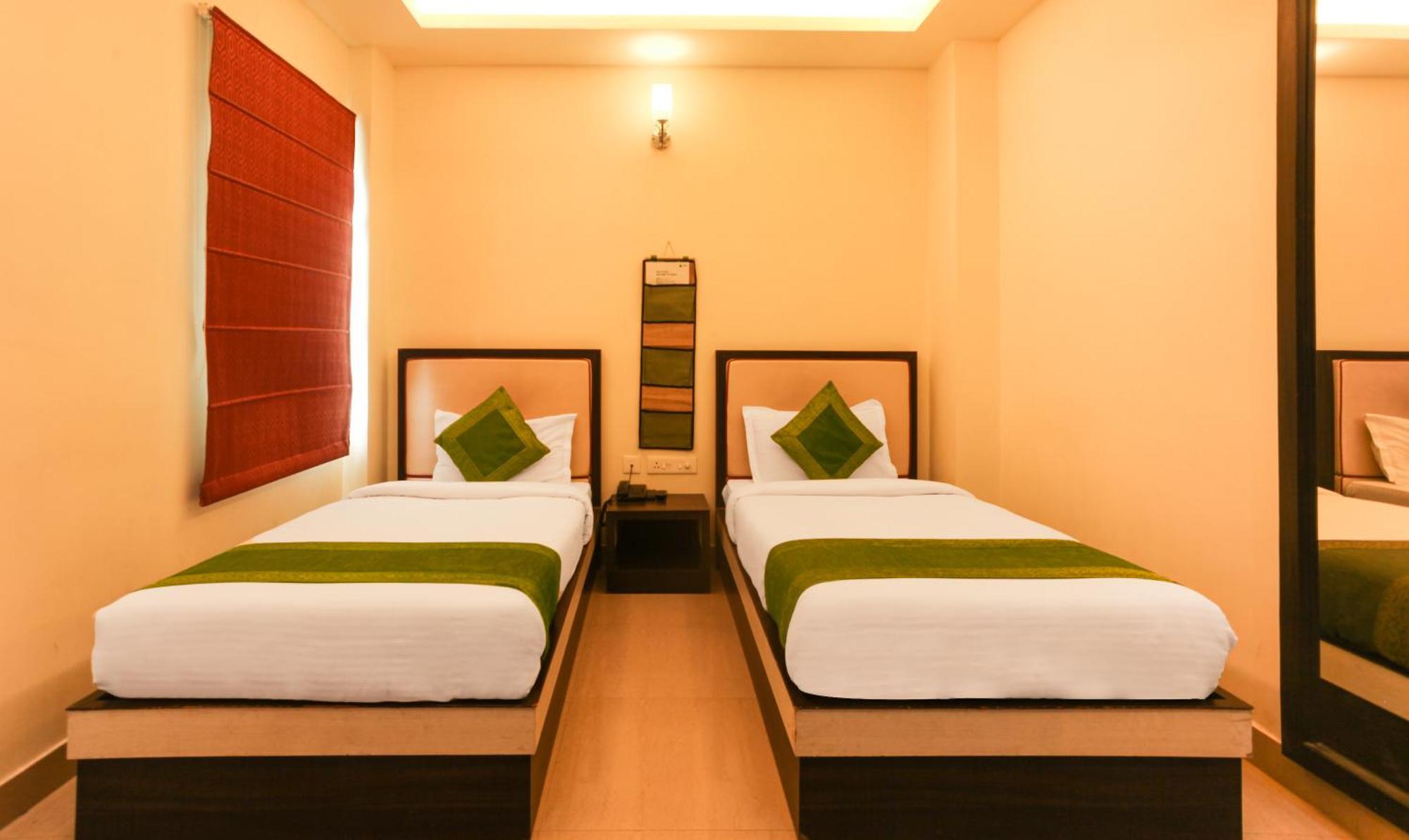 Hotel Janki International Sigra 2 Km From Kashi Vishwanath Temple พาราณสี ภายนอก รูปภาพ
