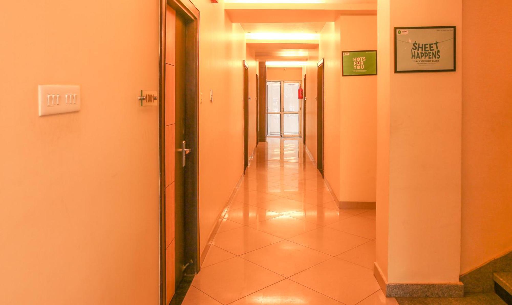 Hotel Janki International Sigra 2 Km From Kashi Vishwanath Temple พาราณสี ภายนอก รูปภาพ