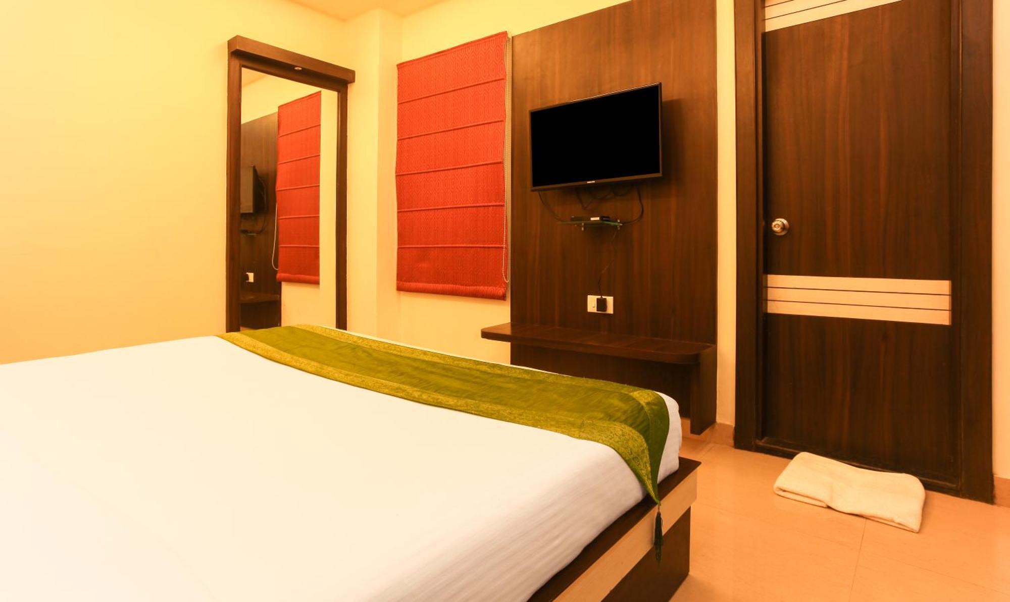 Hotel Janki International Sigra 2 Km From Kashi Vishwanath Temple พาราณสี ภายนอก รูปภาพ