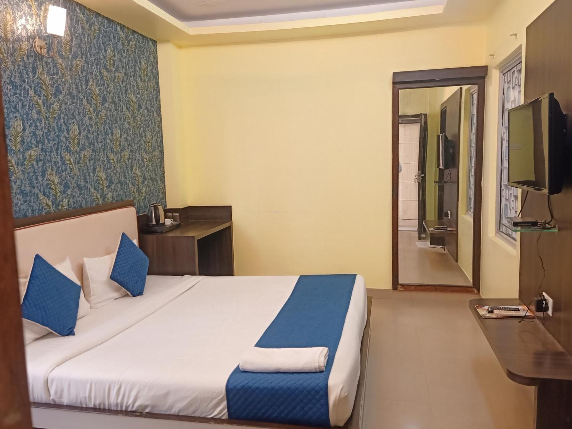 Hotel Janki International Sigra 2 Km From Kashi Vishwanath Temple พาราณสี ภายนอก รูปภาพ