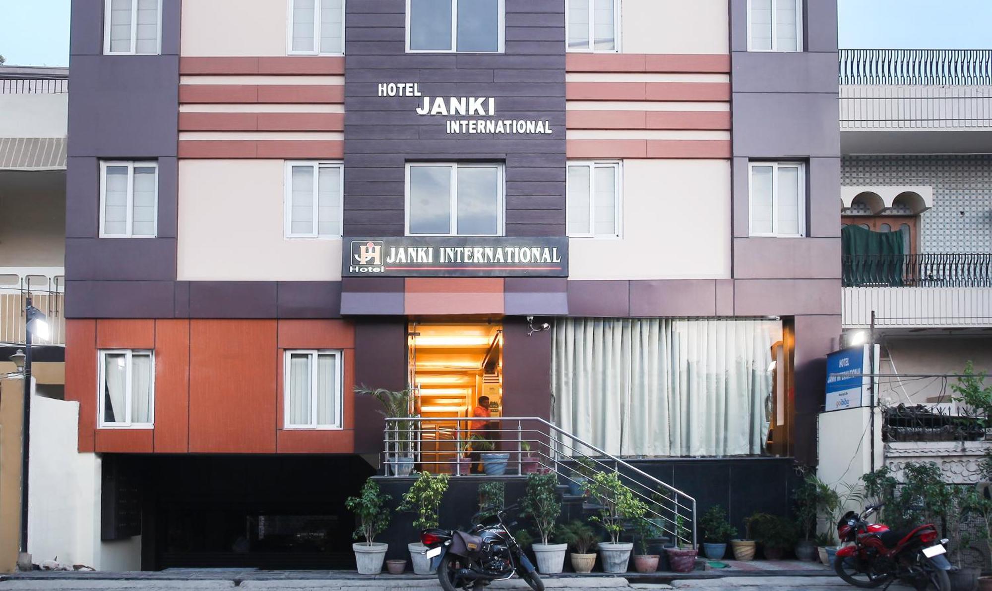 Hotel Janki International Sigra 2 Km From Kashi Vishwanath Temple พาราณสี ภายนอก รูปภาพ
