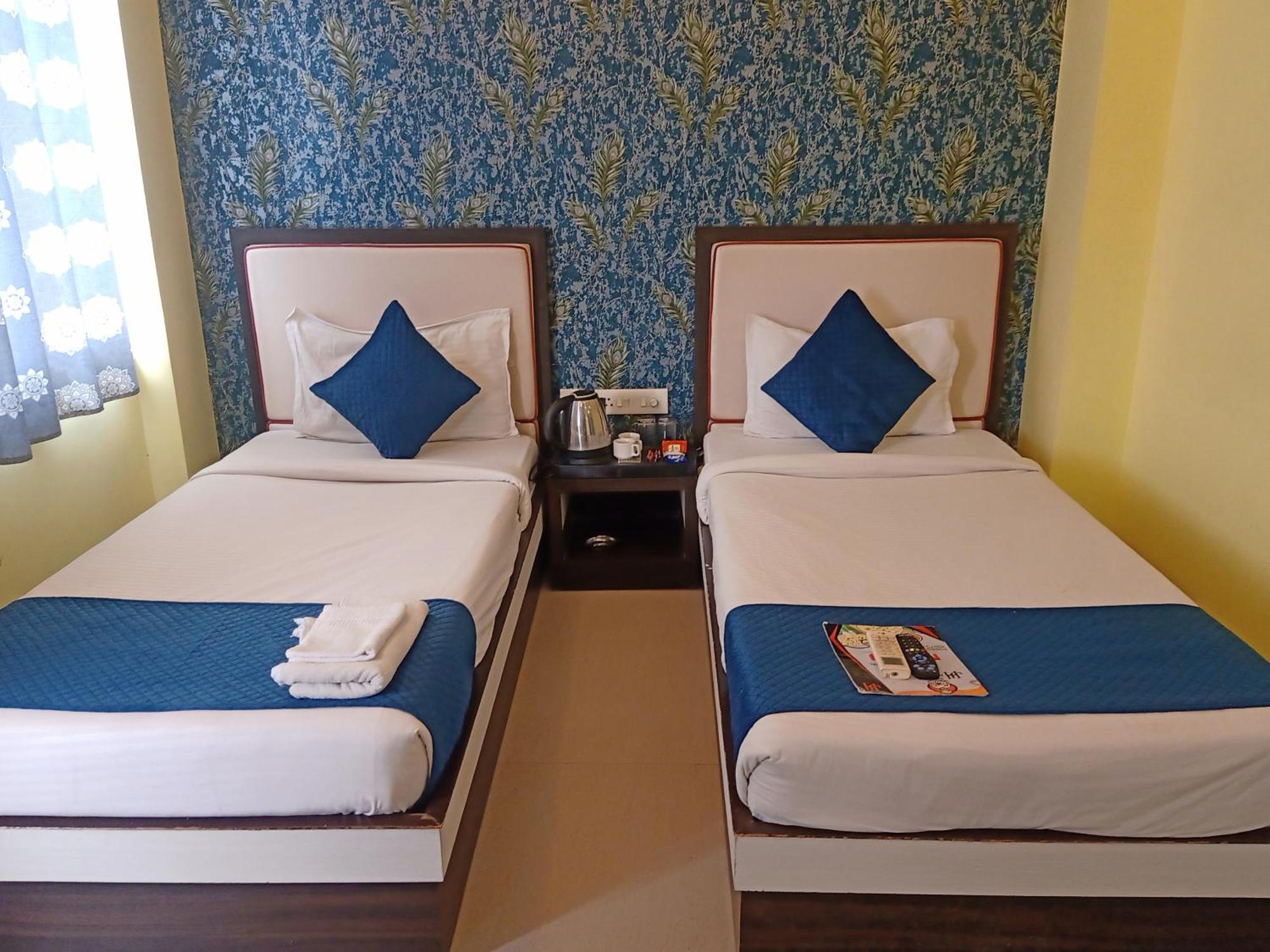Hotel Janki International Sigra 2 Km From Kashi Vishwanath Temple พาราณสี ภายนอก รูปภาพ